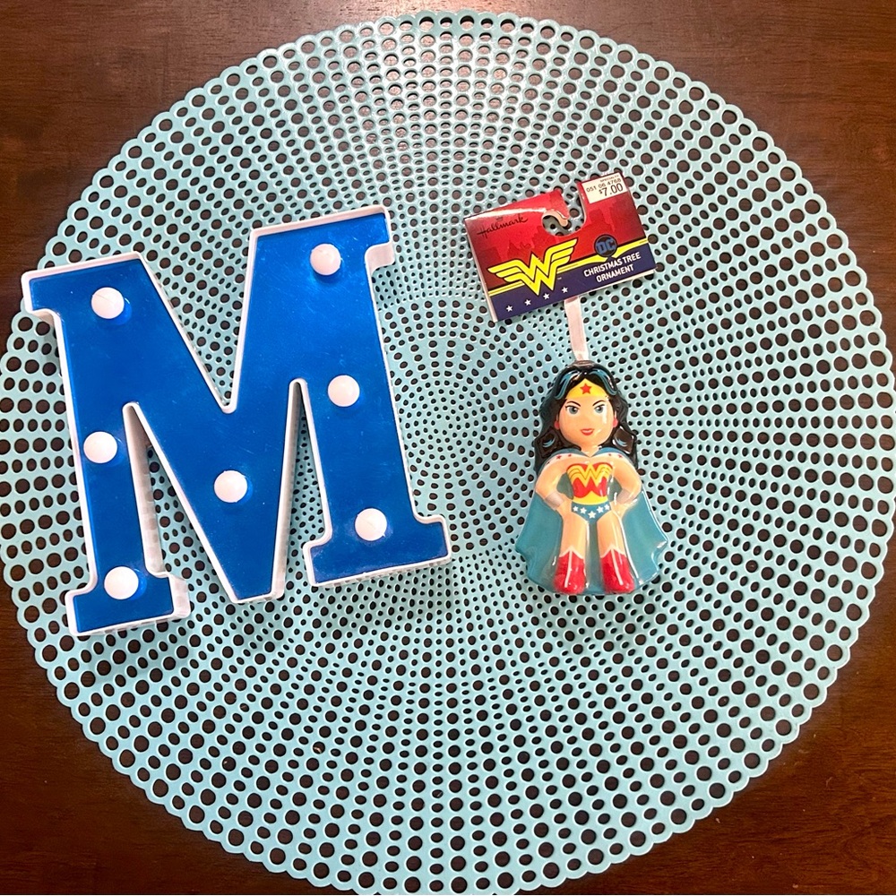 Hallmark Wonder Woman Christmas Tree ornament; New